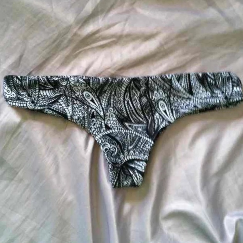 Stone fox swim Jesse bottom